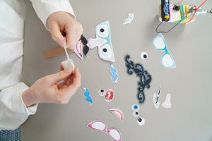 Collage Bastelset Bürstenroboter Bausatz