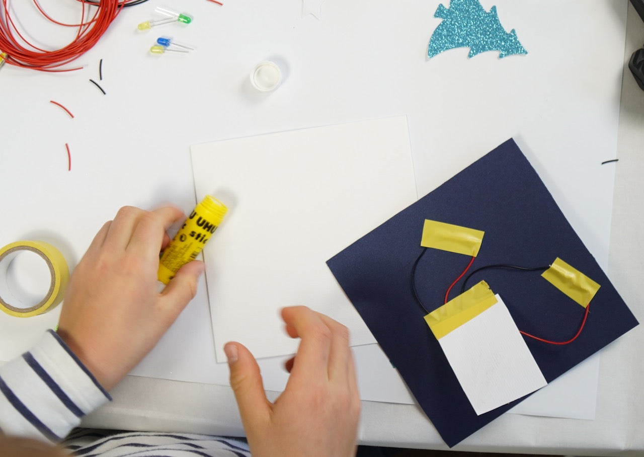 Bastelbox «LED-Kartenset Vögel und Weihnachtsmotive»